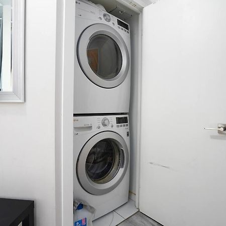 1504 Brand New Best Location 1Br Den With Amazing View Τορόντο Εξωτερικό φωτογραφία