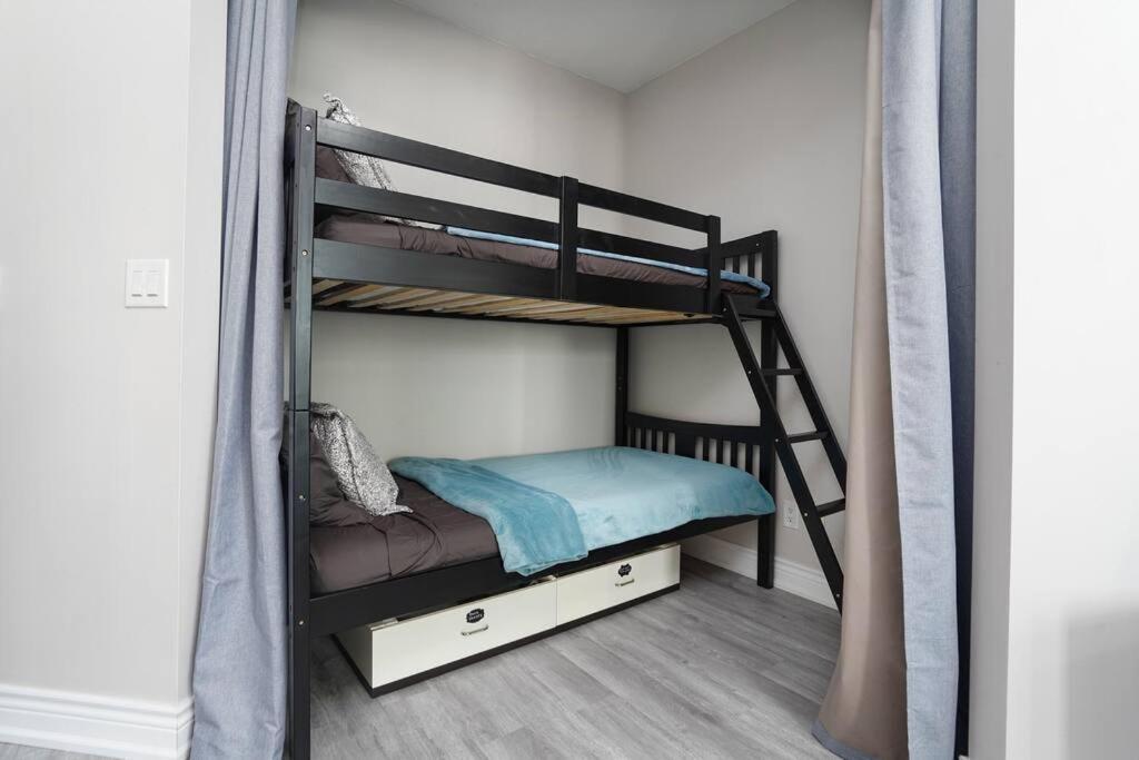 1504 Brand New Best Location 1Br Den With Amazing View Τορόντο Εξωτερικό φωτογραφία