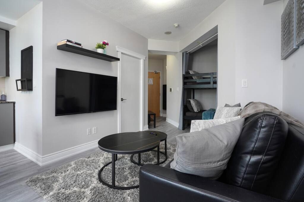 1504 Brand New Best Location 1Br Den With Amazing View Τορόντο Εξωτερικό φωτογραφία